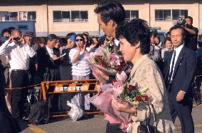 (3)5 returnees arrive in hometowns in Fukui, Niigata